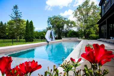 Toboggan pour Piscine : Une Glissade de Plaisir à Domicile